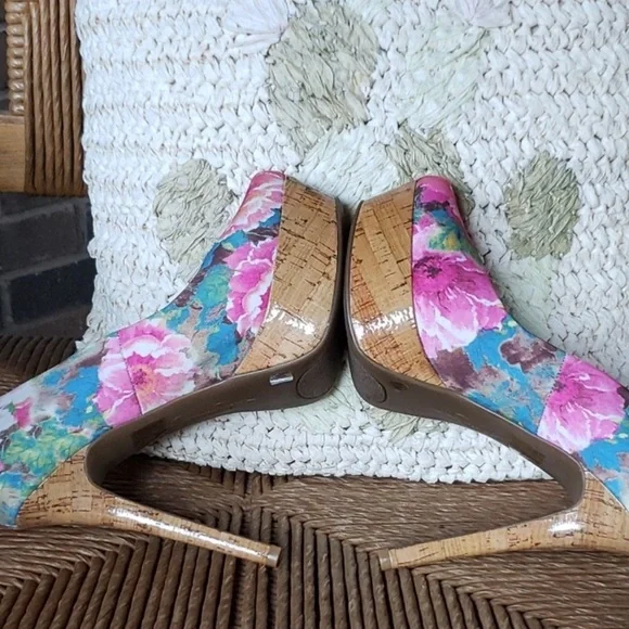 Jessica Simpson Waleo floral platform heels - Picture 6 of 10